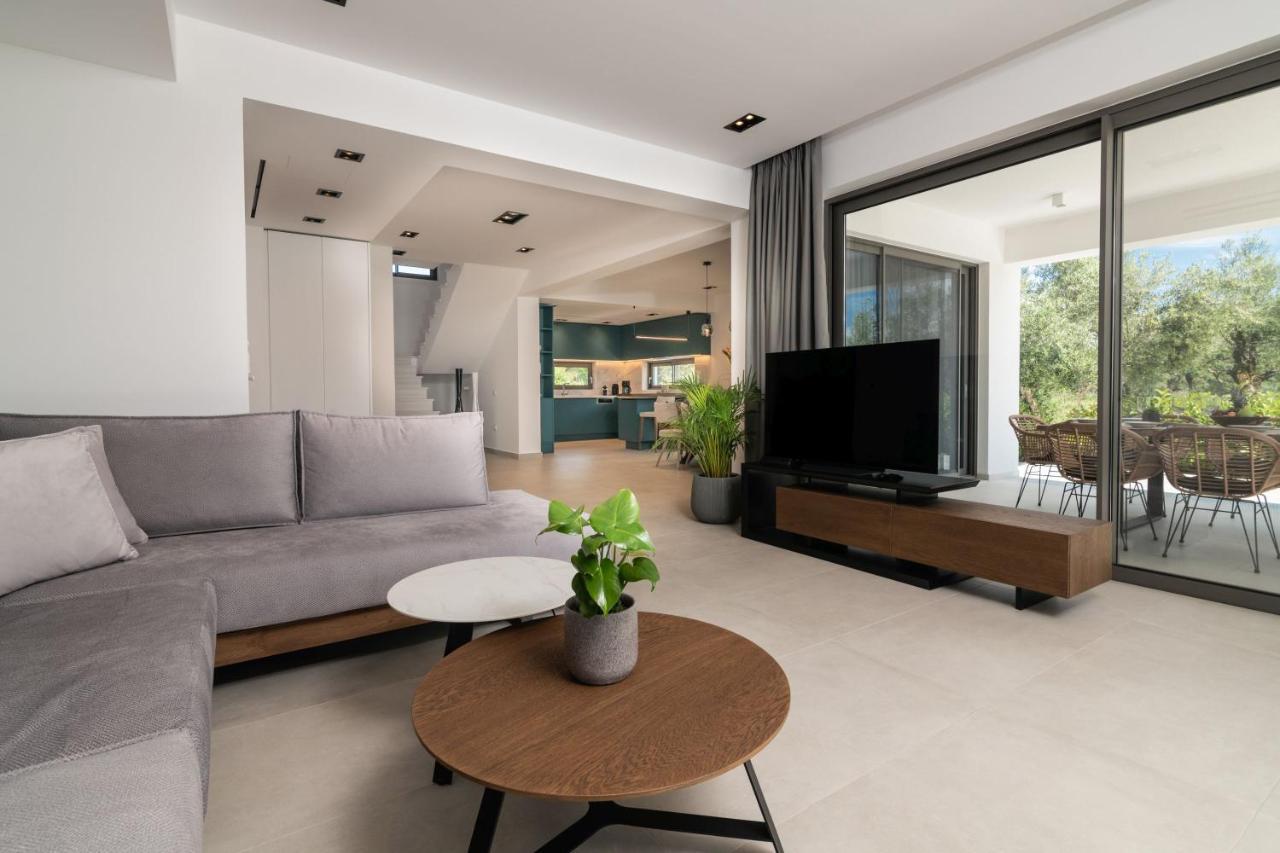 Antonia Villa - Luxurious Serenity With Private Pool, By Zantewize Kalipádhon Extérieur photo