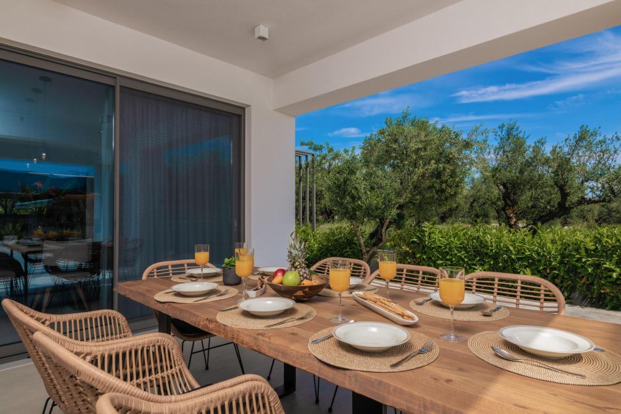 Antonia Villa - Luxurious Serenity With Private Pool, By Zantewize Kalipádhon Extérieur photo