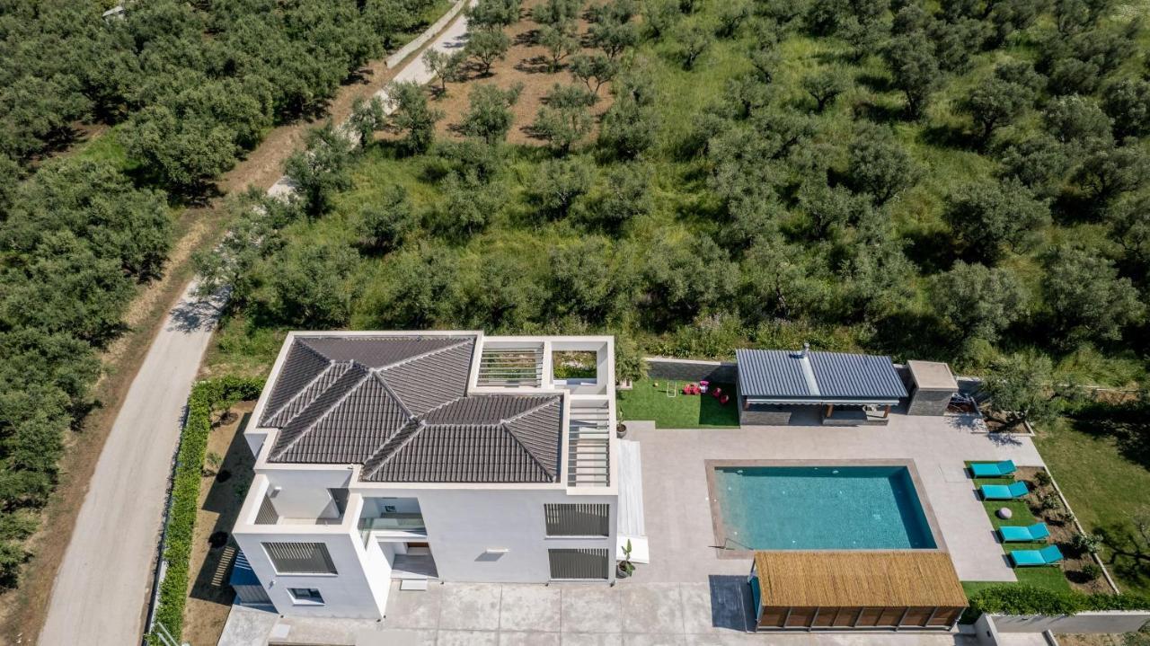 Antonia Villa - Luxurious Serenity With Private Pool, By Zantewize Kalipádhon Extérieur photo
