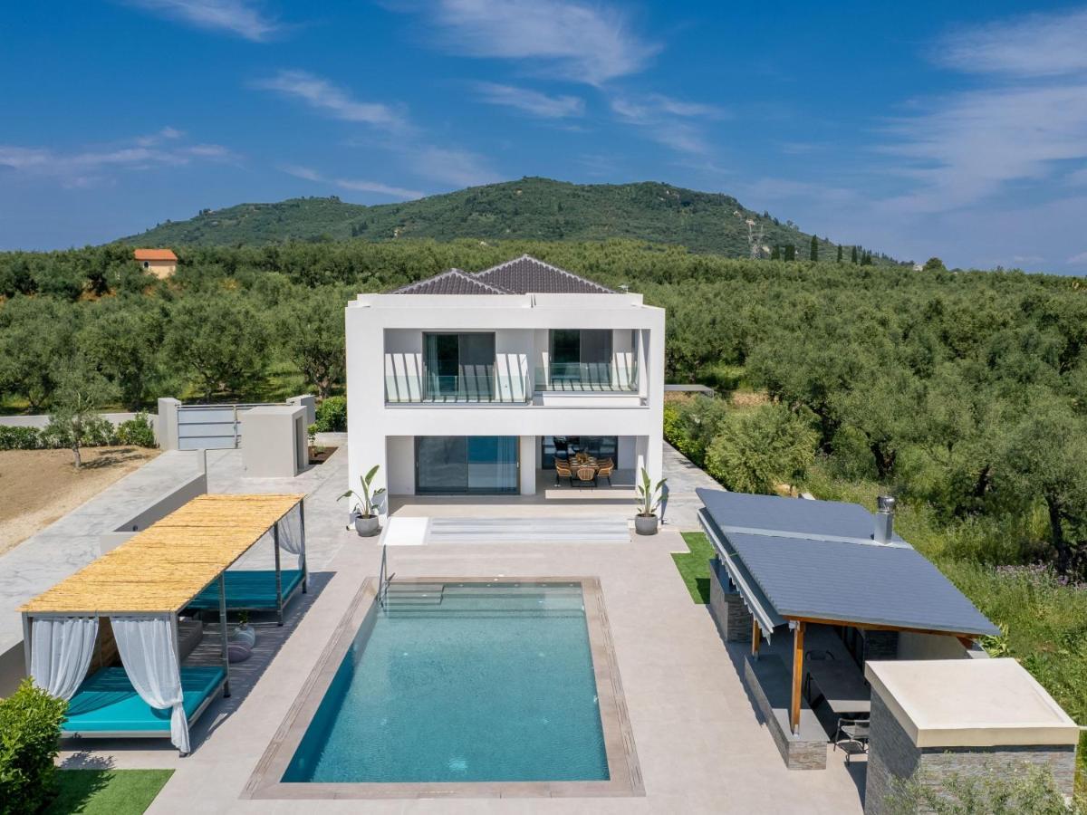 Antonia Villa - Luxurious Serenity With Private Pool, By Zantewize Kalipádhon Extérieur photo