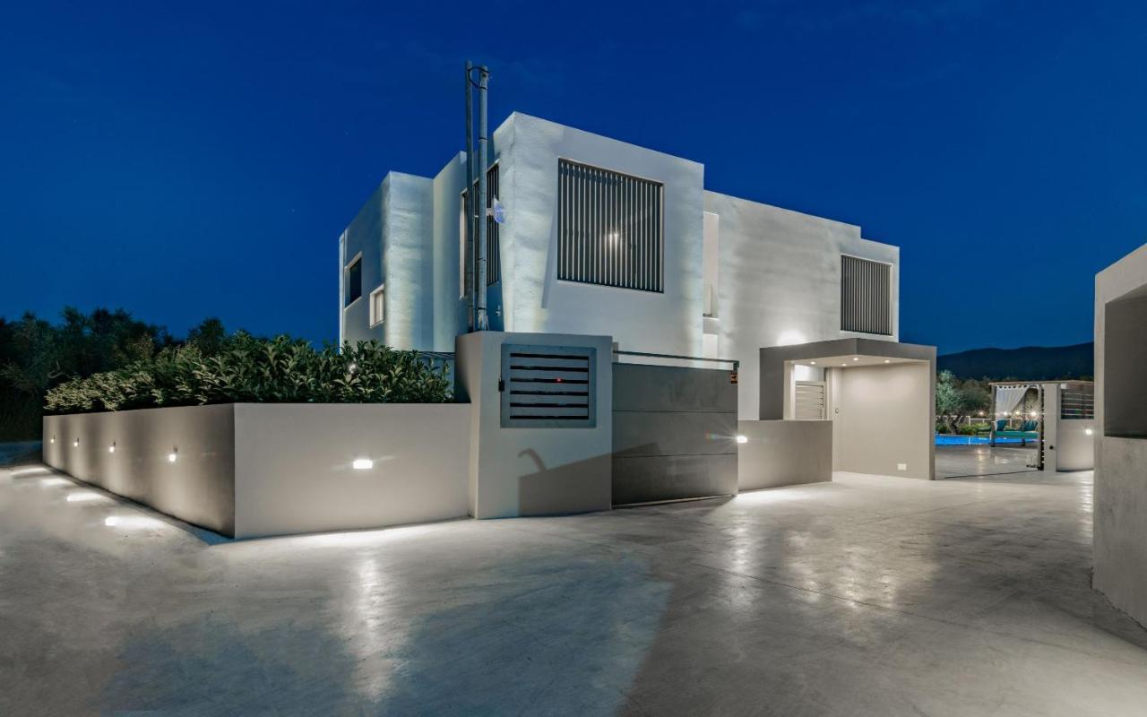 Antonia Villa - Luxurious Serenity With Private Pool, By Zantewize Kalipádhon Extérieur photo