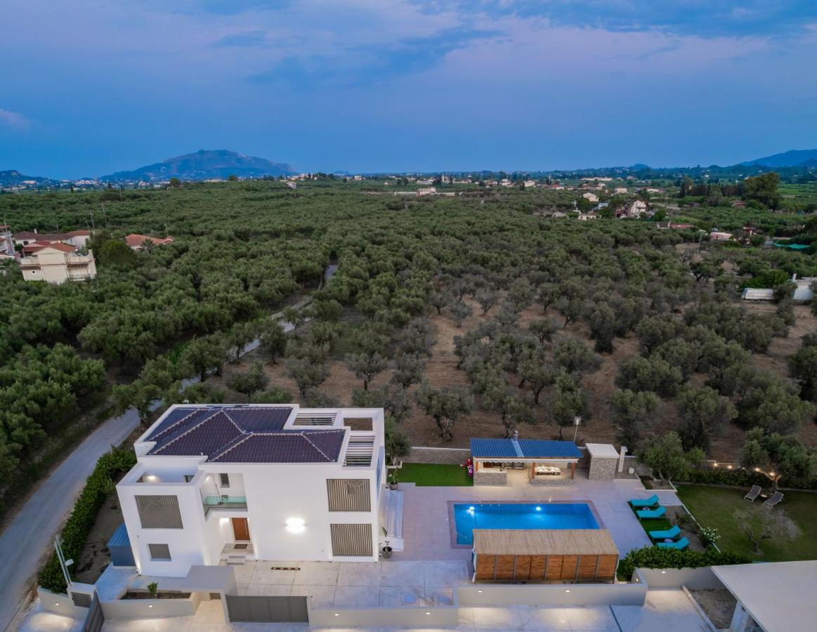 Antonia Villa - Luxurious Serenity With Private Pool, By Zantewize Kalipádhon Extérieur photo