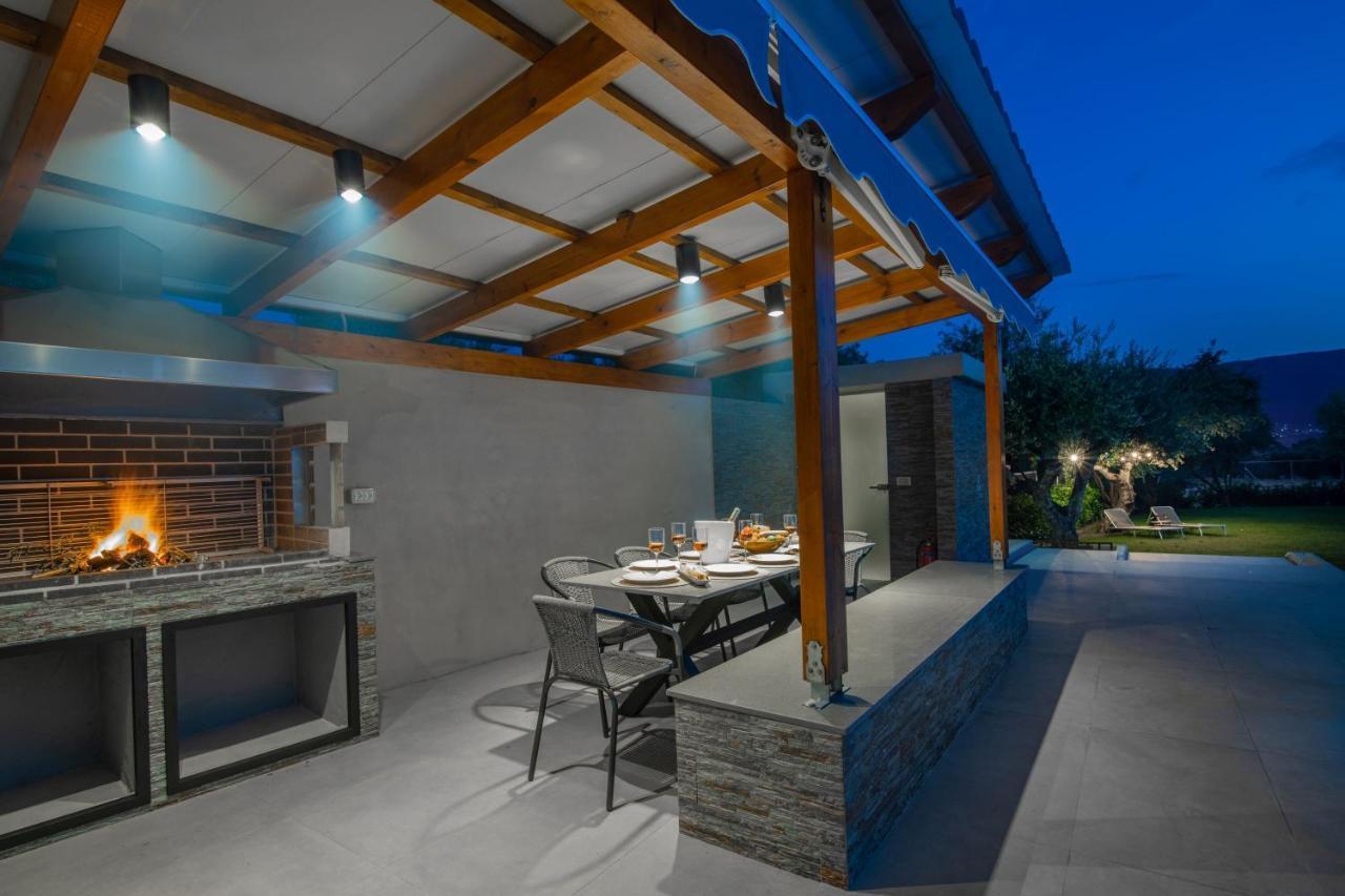 Antonia Villa - Luxurious Serenity With Private Pool, By Zantewize Kalipádhon Extérieur photo
