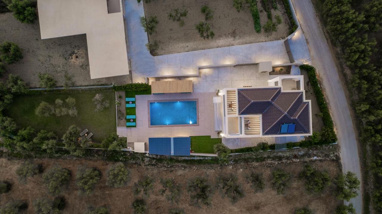 Antonia Villa - Luxurious Serenity With Private Pool, By Zantewize Kalipádhon Extérieur photo